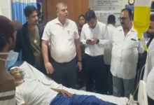 छात्र राहुल की तबीयत बिगड़ने के बाद रांची सदर अस्पताल में इलाज