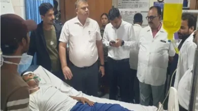 छात्र राहुल की तबीयत बिगड़ने के बाद रांची सदर अस्पताल में इलाज