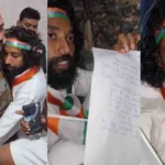 VIDEO रांची-छात्र आंदोलन अपडेट:  अनशनकारी देवेंद्र नाथ महतो जयपाल सिंह मुंडा स्टेडियम में झंडा फहराने पर अड़े, अस्पताल के कमरे के बाहर भारी पुलिस की तैनाती, लिखित आवेदन के बावजूद नहीं मिली अनुमति..