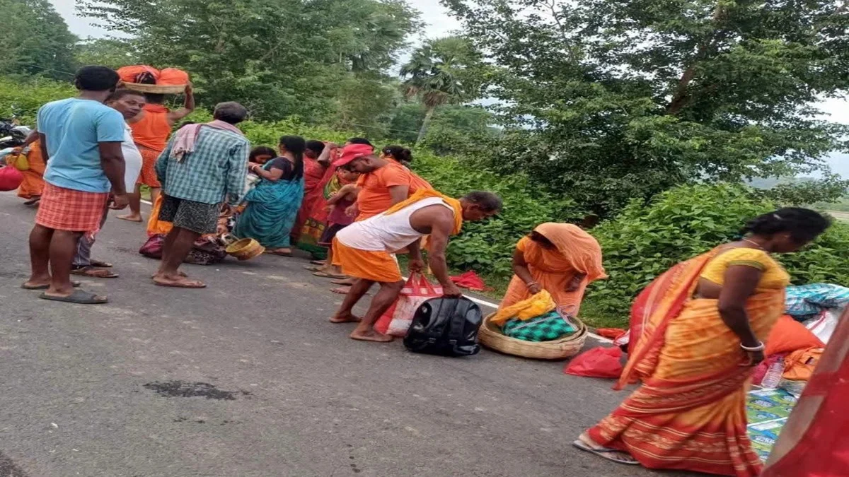 Koderma Bus Accident: कांवरियों से भरी बस ट्रक से टकराई, 3 की मौत; 34 से ज्यादा घायल