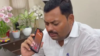 मंत्री लखेंद्र पासवान के सामने ही मांग ली 50 हजार रुपये घूस