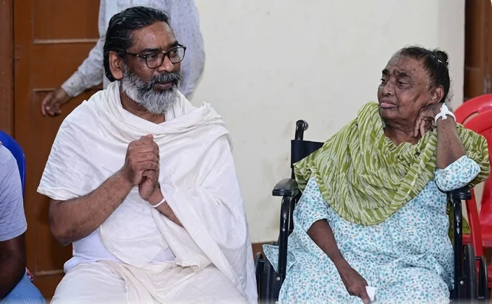 हेमंत सोरेन की मां रूपी सोरेन हिल व्यू अस्पताल रांची में भर्ती
