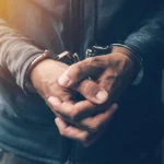 झारखंड : घूसखोर कर्मचारी 20 हजार रुपये लेते रंगे हाथों गिरफ्तार, रिश्वत का पैसा बाईक में रखते ही टीम ने दबोचा, पत्नी की मौत के बाद के बाद भुगतान व नौकरी के लिए लगा रहे थे चक्कर