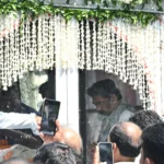 मां के साथ आखिरी सफर पर निकले हेमंत सोरेन, फूलों से सजी एंबुलेंस में बेटे ने निभाया अंतिम साथ, बहती आंसूओं के साथ अंतिम विदाई,…