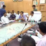रांची: 108 एंबुलेंस कर्मियों और स्वास्थ्य मंत्री के बीच वार्ता, 17 अक्टूबर तक बकाया भुगतान का आश्वासन; आंदोलन जारी रखने पर अड़े कर्मचारी