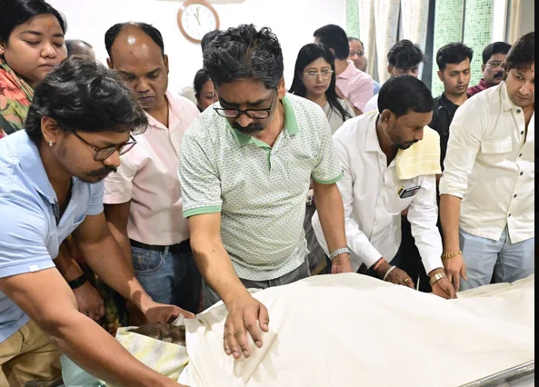 रूपी सोरेन के निधन के टूट गये हैं मुख्यमंत्री हेमंत सोरेन